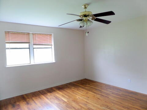 1224 Loving Property Photo 3