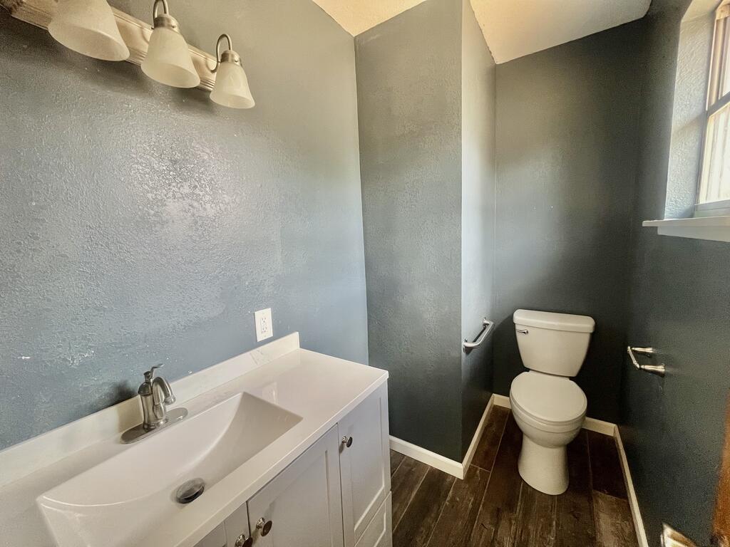 700 Ettie St Property Photo 6