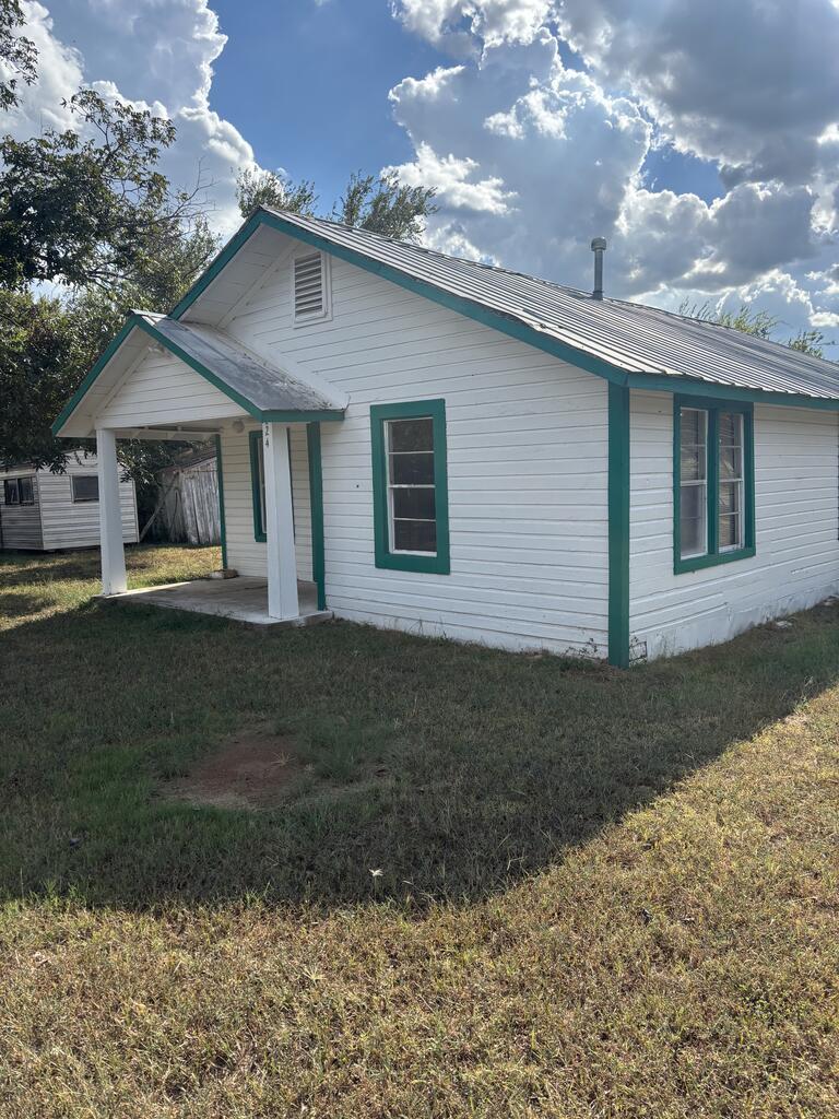 624 N Spring St Property Photo 1