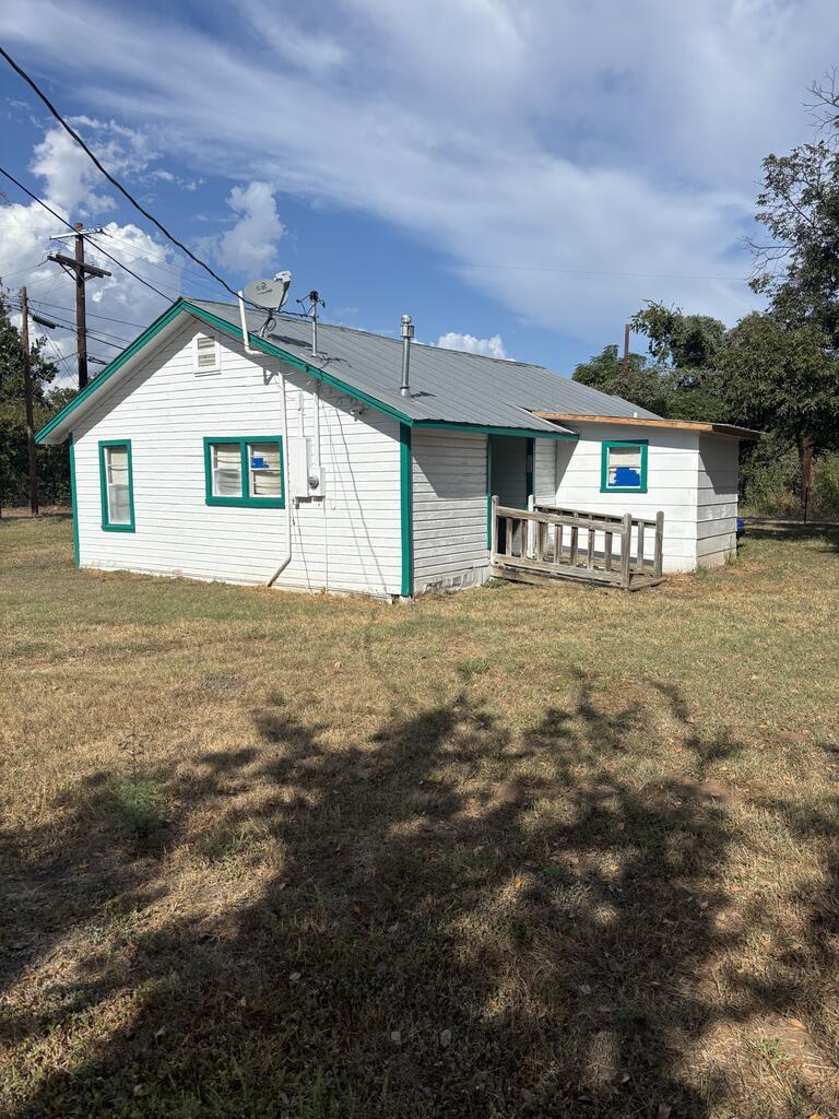624 N Spring St Property Photo 2