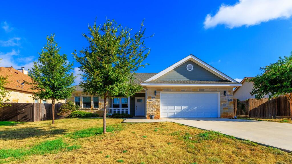 710 Northern Red Oak Property Photo 1