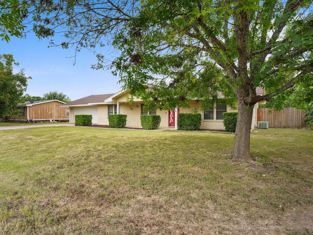 118 Cypress Falls Property Photo 1