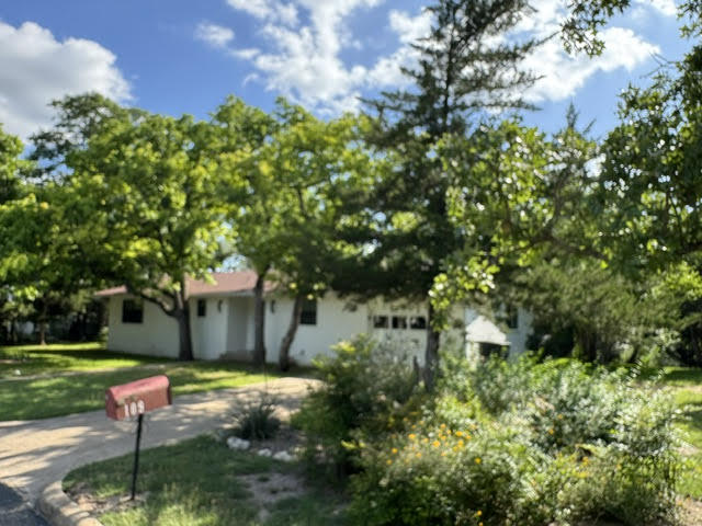 109 Glenwood Dr Property Photo 2