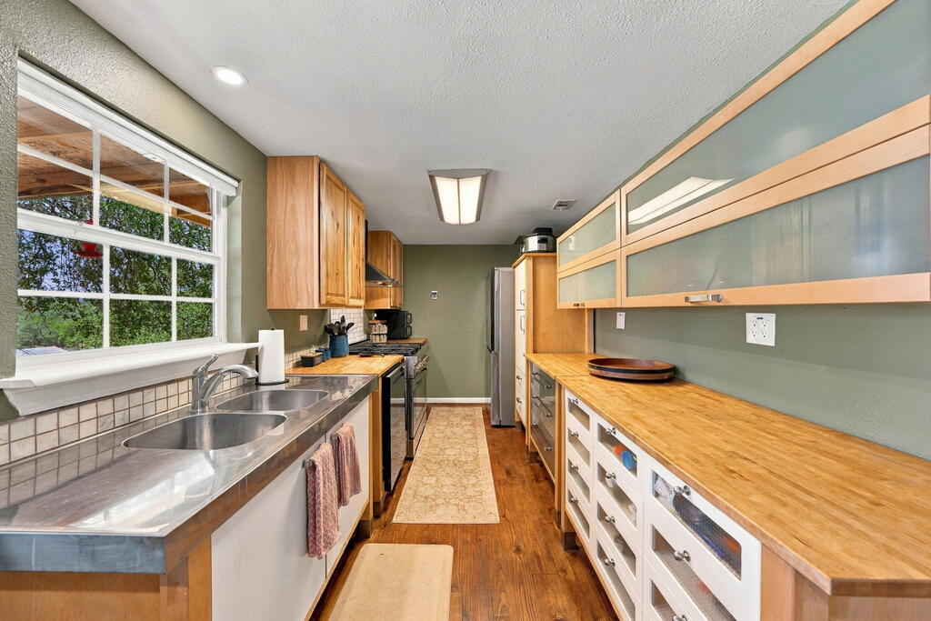 318 Rocky River Rd Property Photo 8