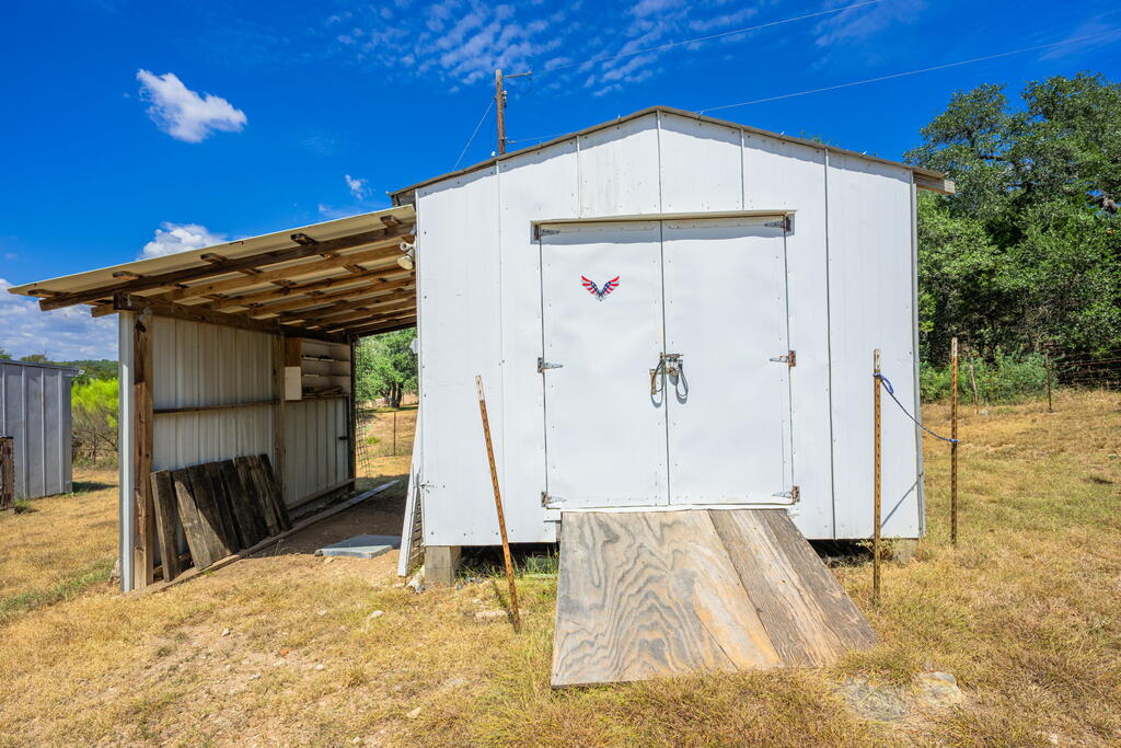 318 Rocky River Rd Property Photo 17