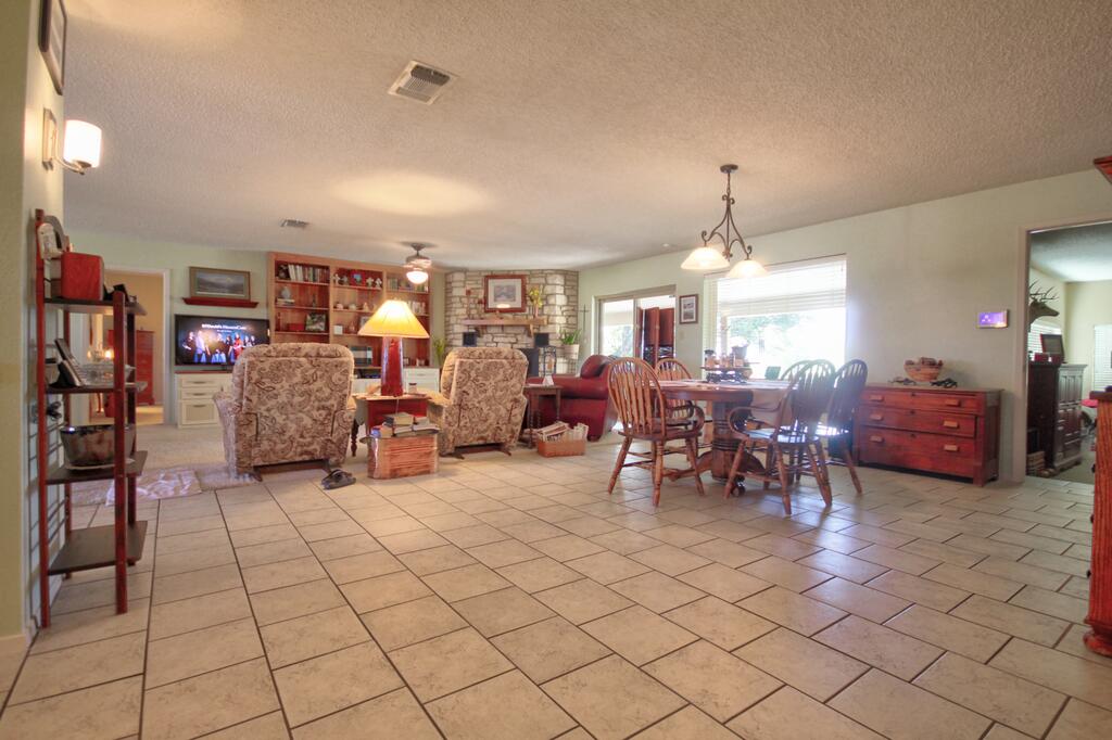 204 Sunset Dr Property Photo 6