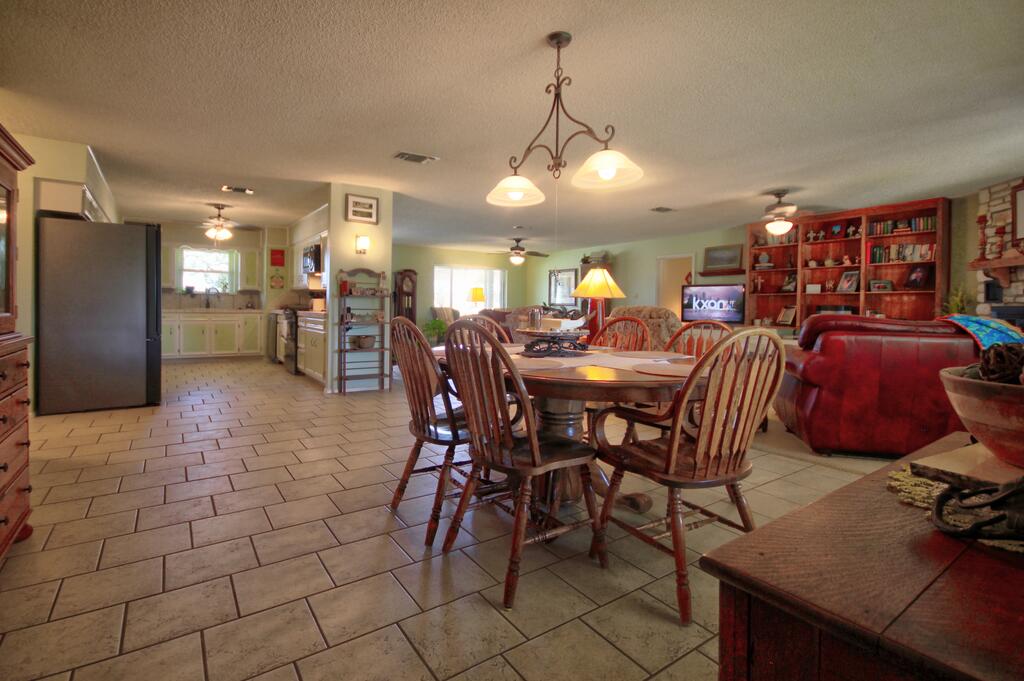 204 Sunset Dr Property Photo 7