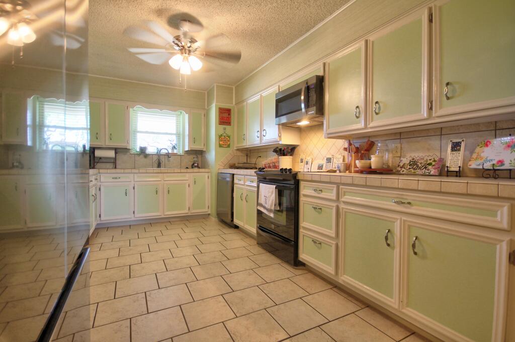 204 Sunset Dr Property Photo 13