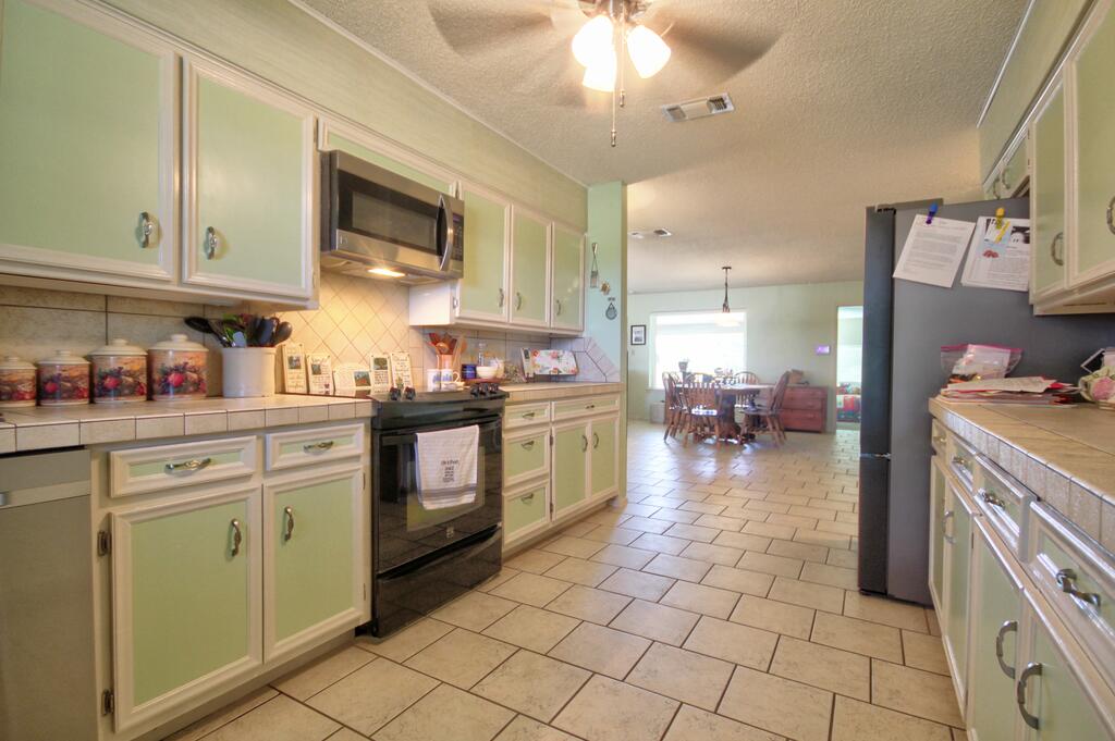 204 Sunset Dr Property Photo 14