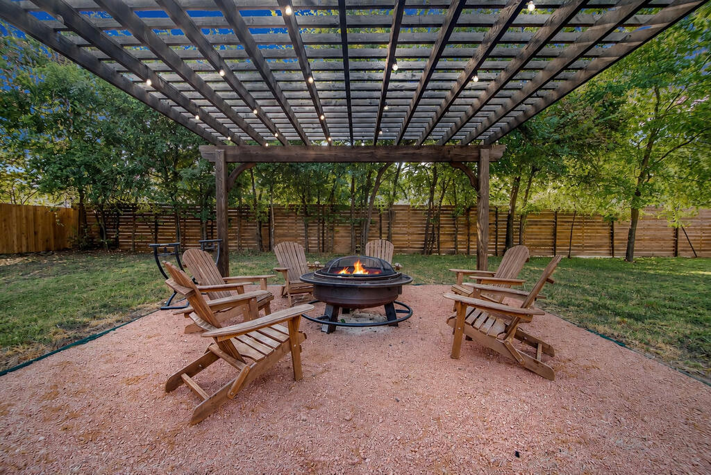 405 Sunset St Property Photo 17