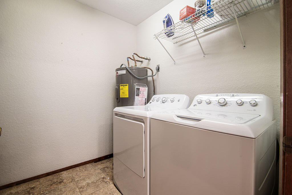 405 Sunset St Property Photo 18