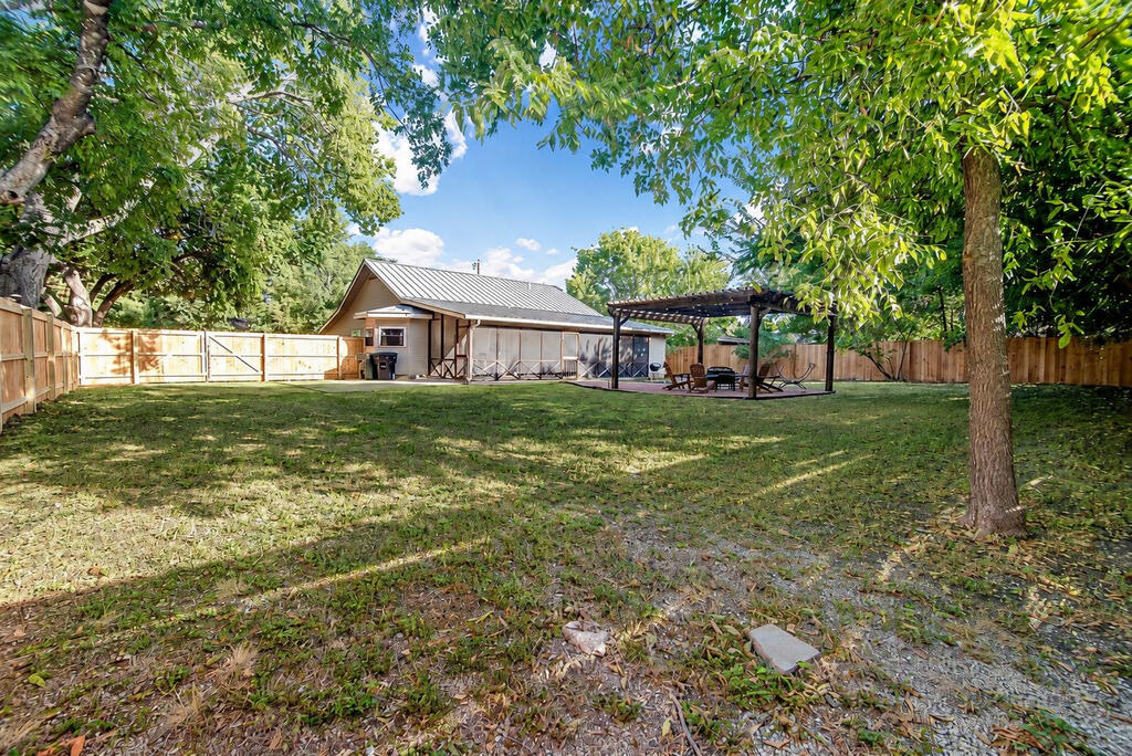 405 Sunset St Property Photo 20