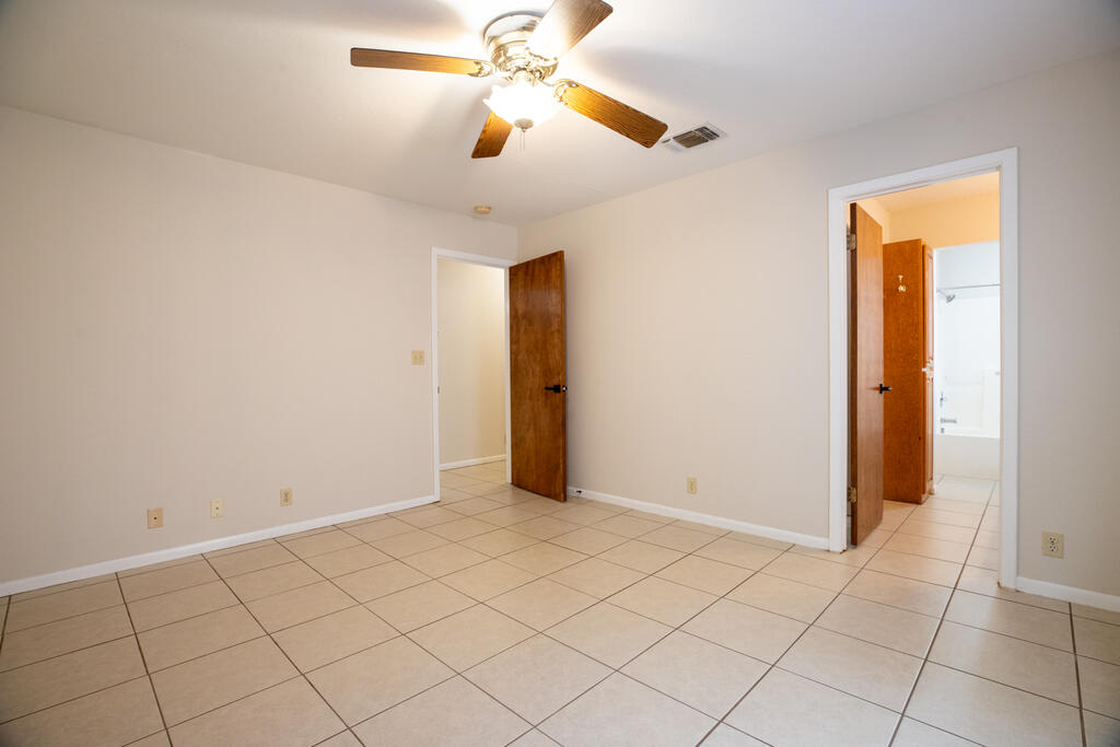 703 Dawn Lane Property Photo 5