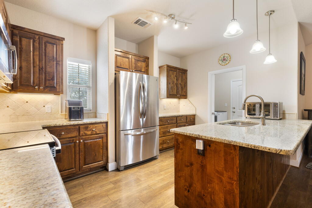 720 Northern Red Oak Property Photo 9