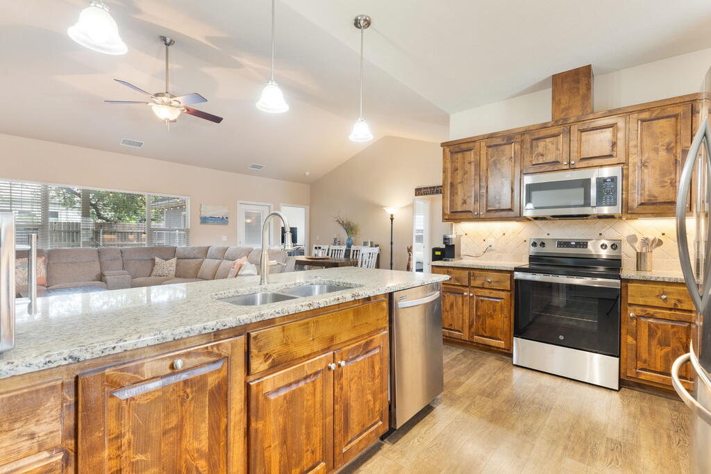 720 Northern Red Oak Property Photo 10