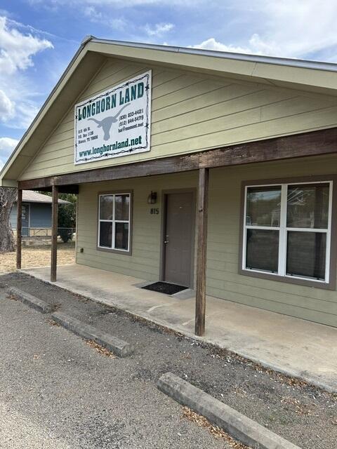 815 4th Street Property Photo 2
