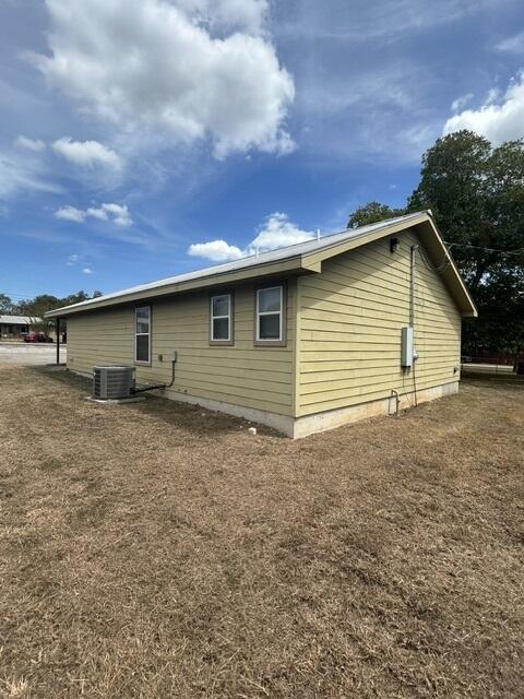 815 4th Street Property Photo 3