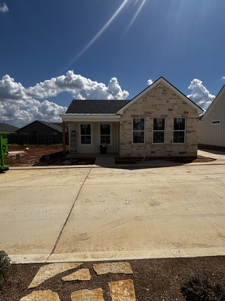 802 S Creek St # 103 Property Photo 1