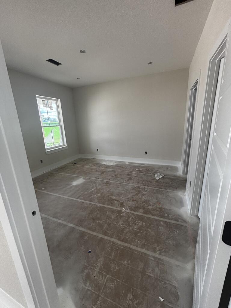 802 S Creek St # 103 Property Photo 10