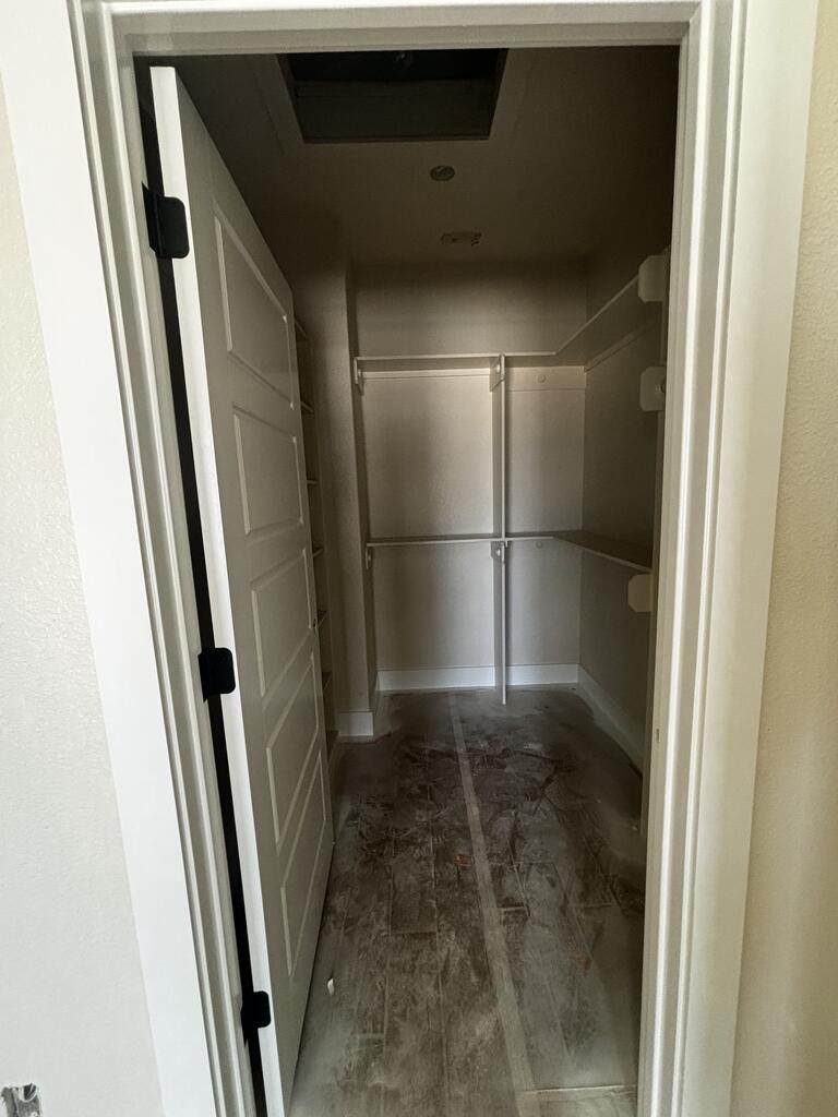 802 S Creek St # 103 Property Photo 12