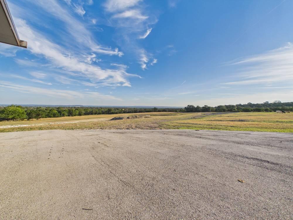 1016 Luckenbach-cain City Property Photo 2