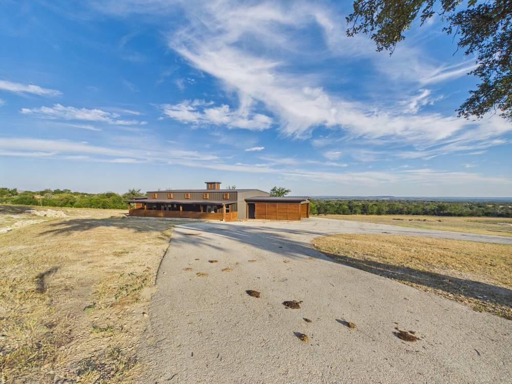 1016 Luckenbach-cain City Property Photo 3