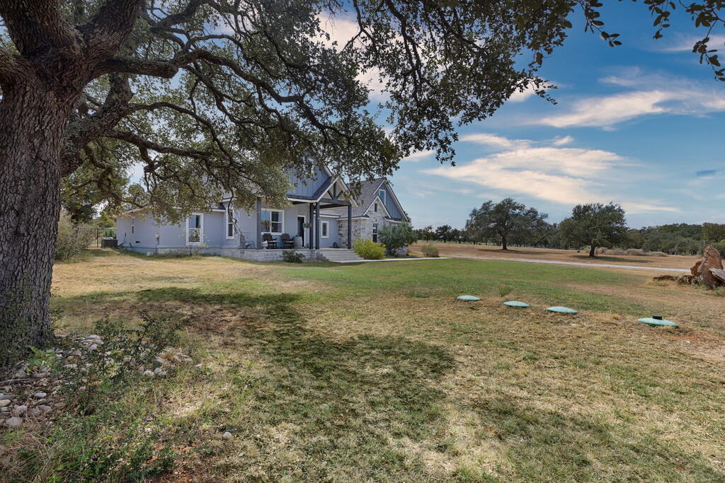 803 Comanche Ridge Property Photo 4
