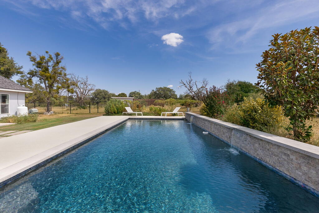 803 Comanche Ridge Property Photo 11