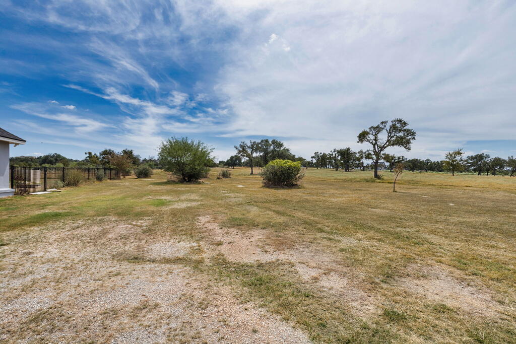 803 Comanche Ridge Property Photo 13