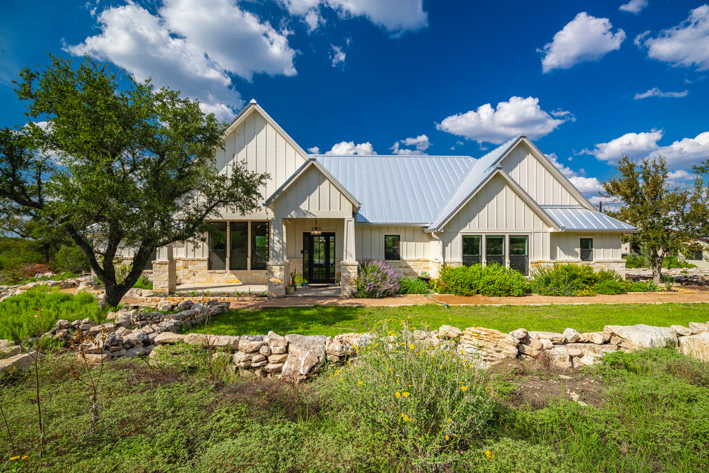 2840 N Grape Creek Rd Property Photo 3