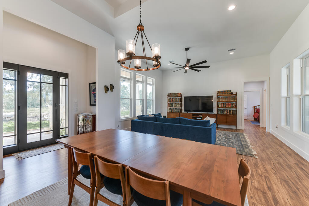 2840 N Grape Creek Rd Property Photo 6
