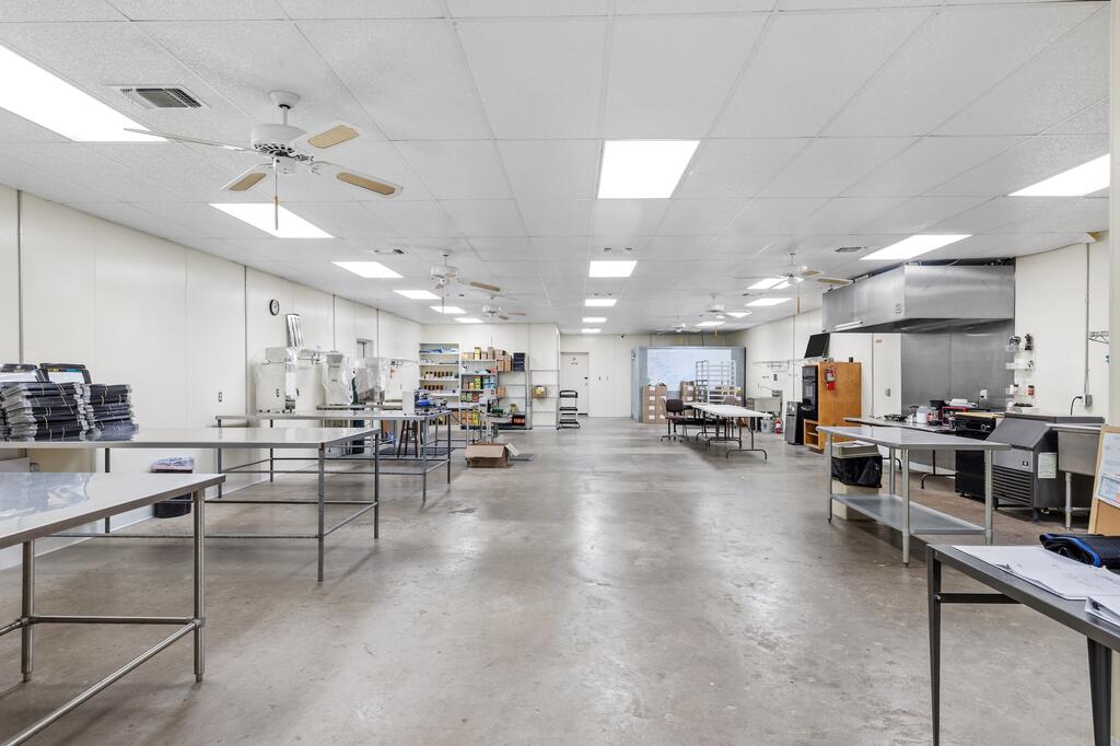 178 Industrial Loop Property Photo 4