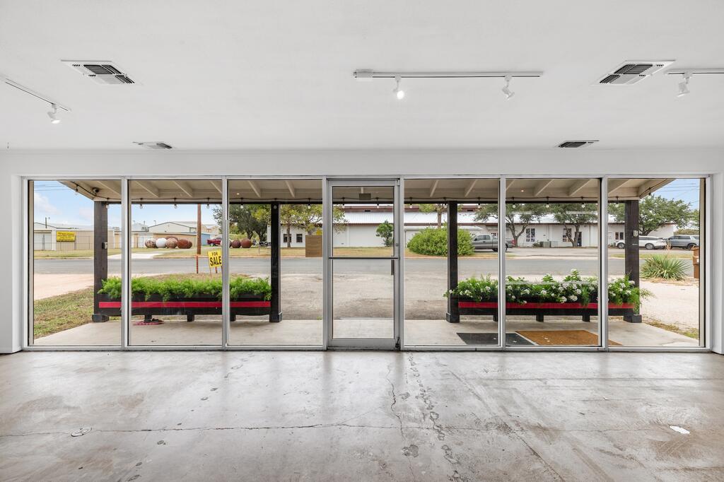 178 Industrial Loop Property Photo 8