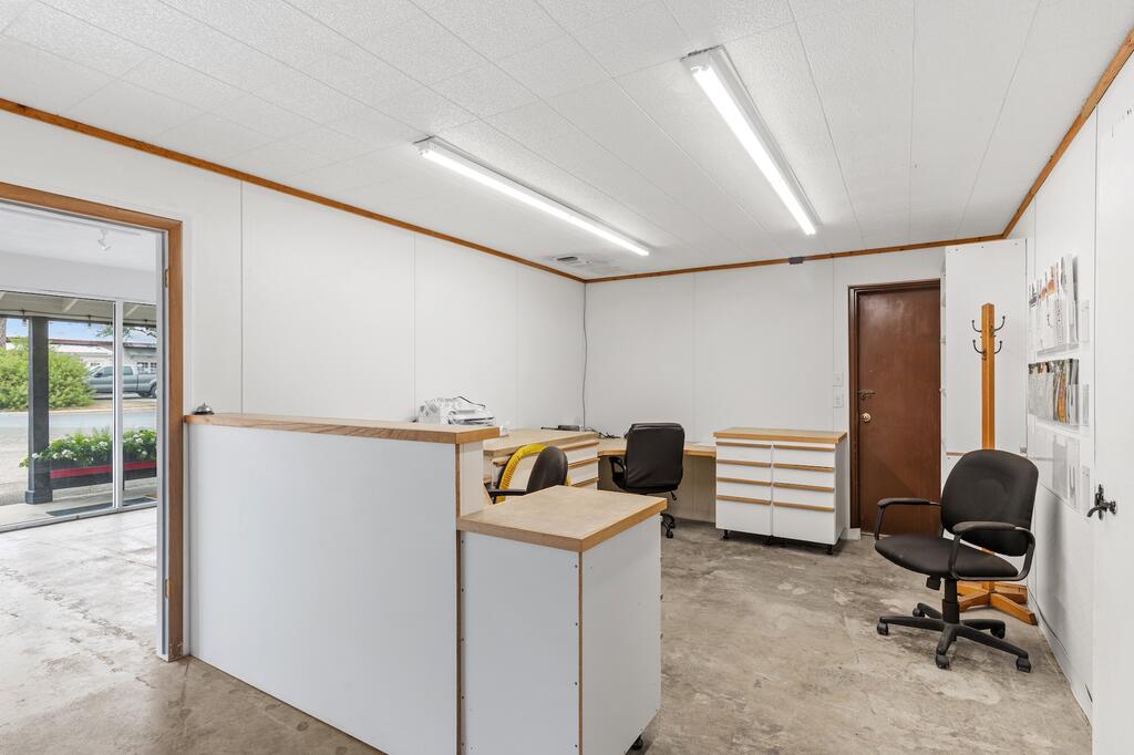 178 Industrial Loop Property Photo 12
