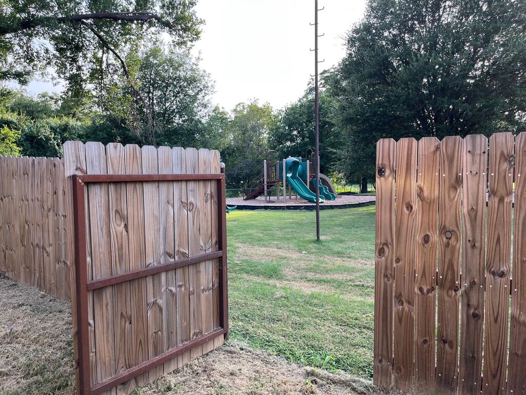 216 S Magnolia Property Photo 10