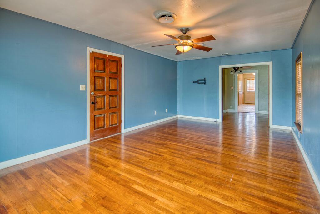 216 S Magnolia Property Photo 24
