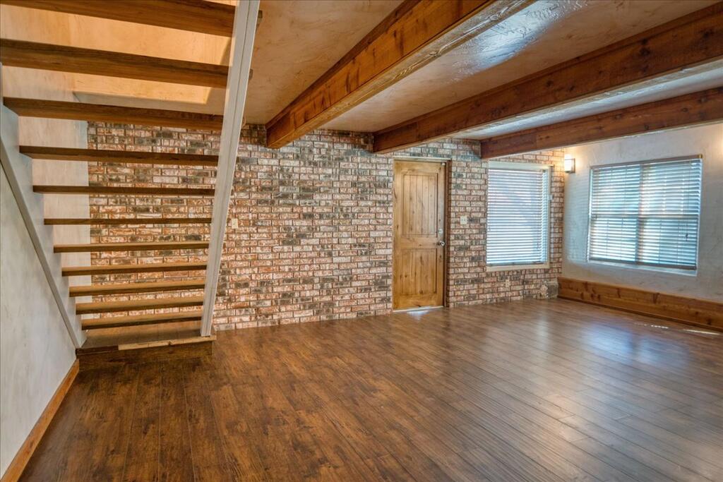 216 S Magnolia Property Photo 36