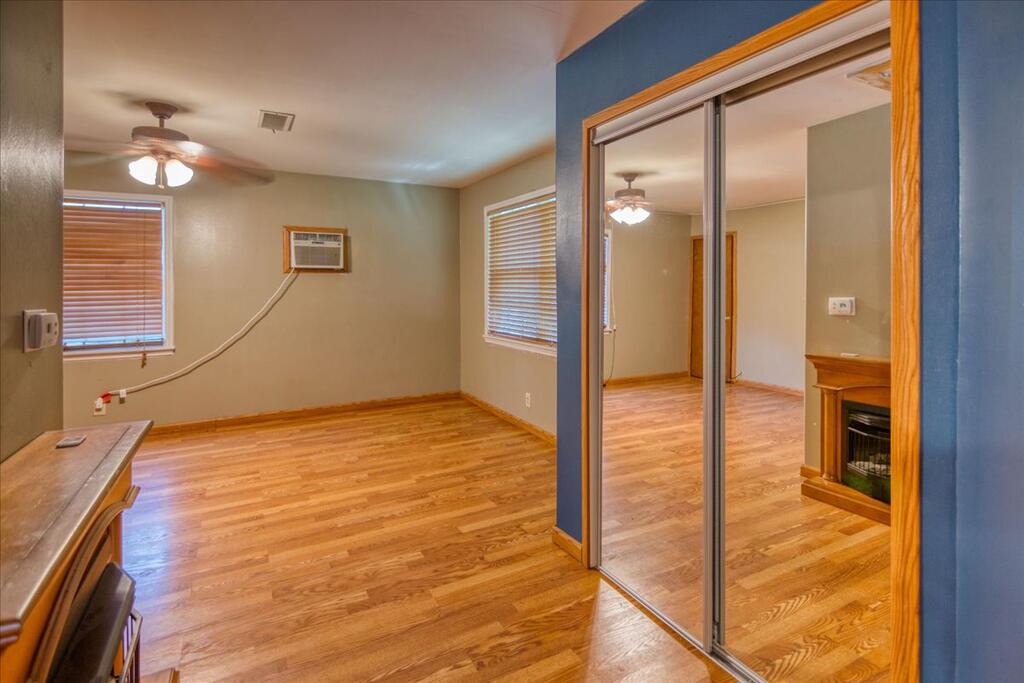 216 S Magnolia Property Photo 38