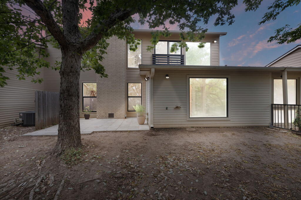 463 Summit Circle Property Photo 2