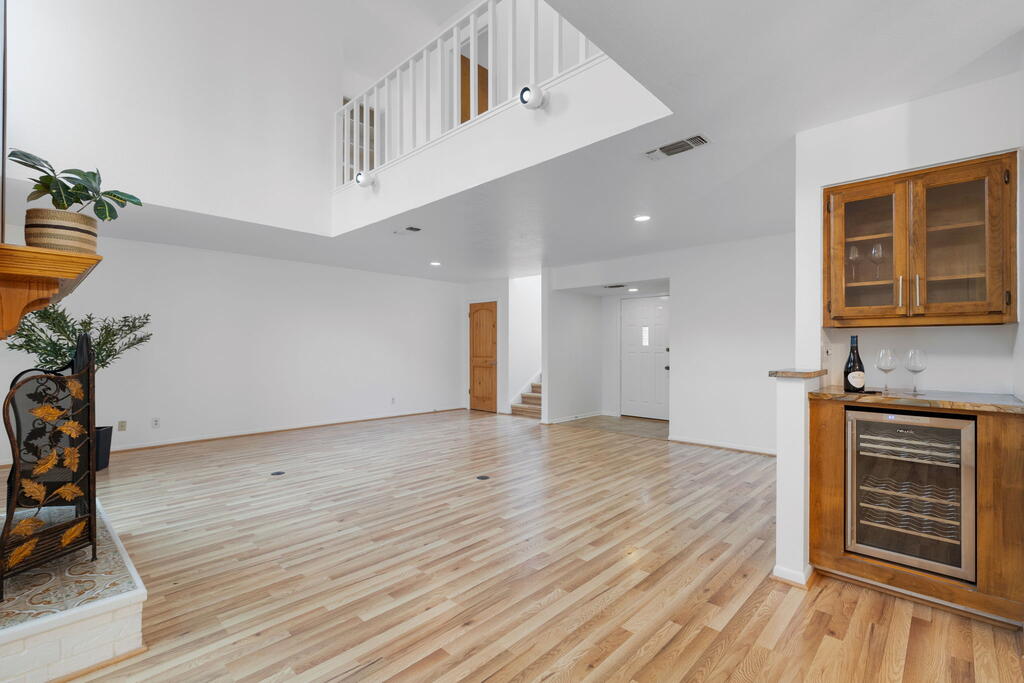 463 Summit Circle Property Photo 5