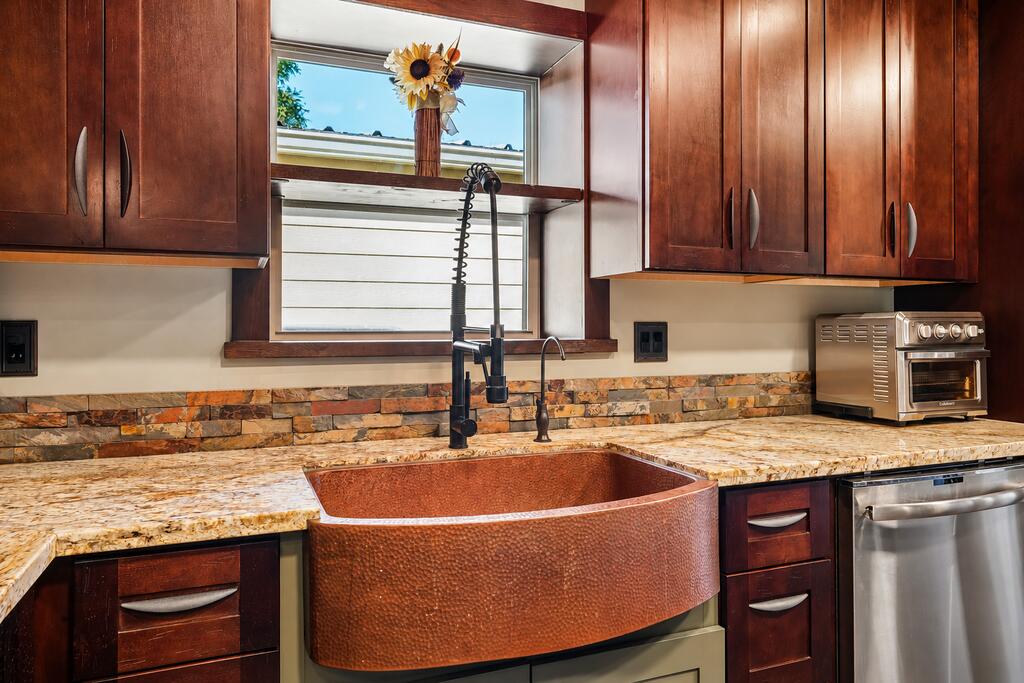 24 Edminston Ln # 37a Property Photo 12
