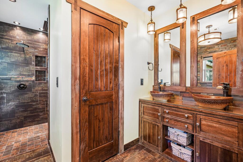 24 Edminston Ln # 37a Property Photo 19