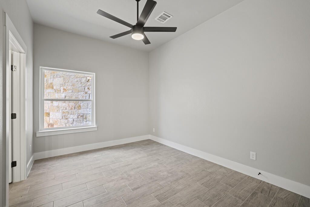 509 Winding Way Property Photo 9