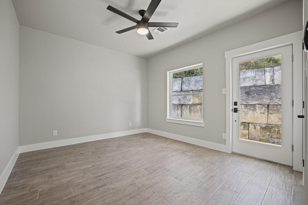 509 Winding Way Property Photo 10