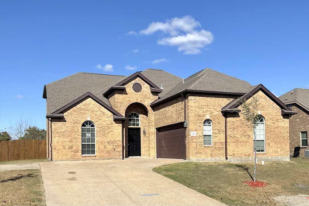 109 Troy Dr Property Photo 1