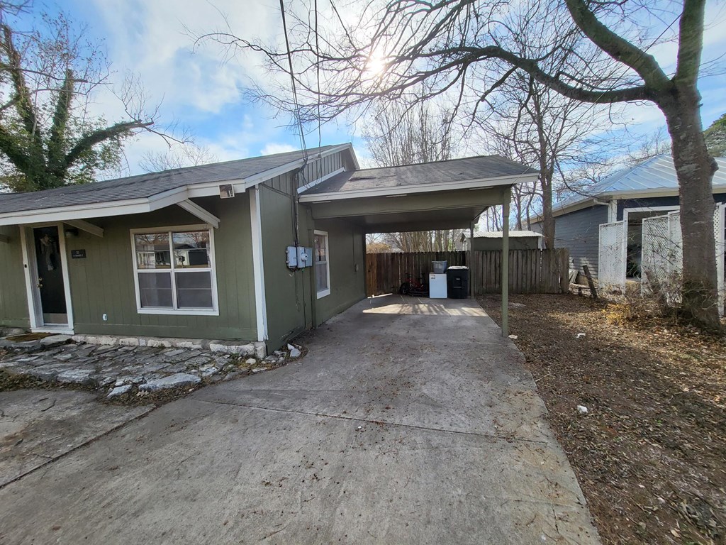 311 W Burbank St Property Photo 2