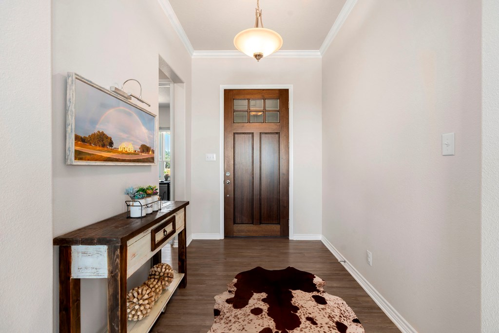 2114 Axis Circle Property Photo 4