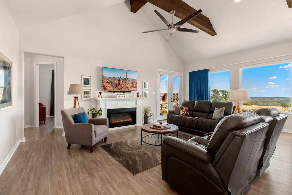 2114 Axis Circle Property Photo 5