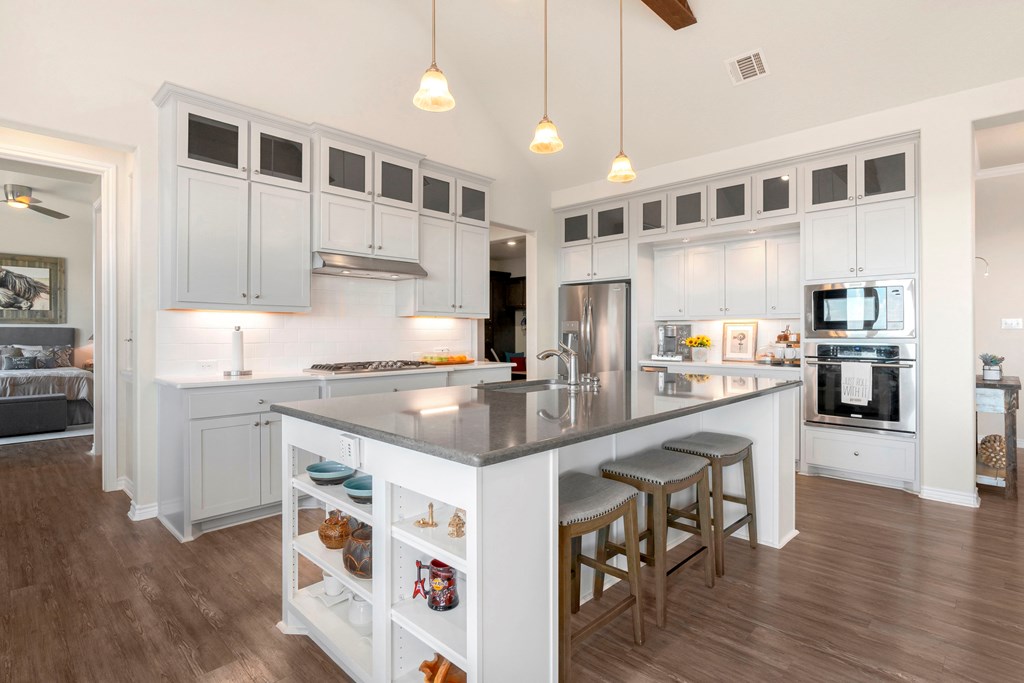2114 Axis Circle Property Photo 8