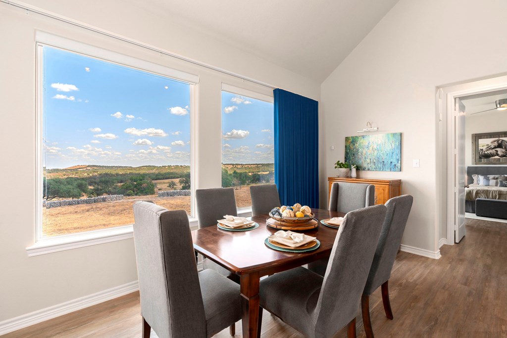 2114 Axis Circle Property Photo 12